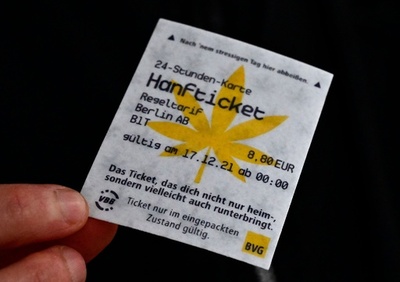 ヘンプオイル入りの食べられる乗車券 独ベルリン交通局が販売