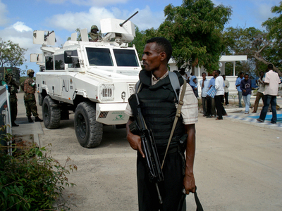 米上院議員、ソマリアとの関係構築をオバマ大統領に進言 海賊対策で