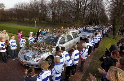 サッカーのボランティア審判の死亡事件で有罪判決、オランダ