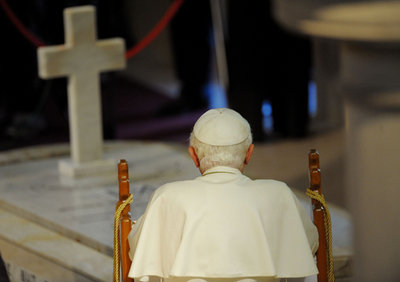 カトリックの聖職者による性的虐待の被害者両親、ローマ法王に謝罪を要求