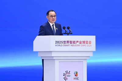 長安汽車会長「車は『考える』時代へ」