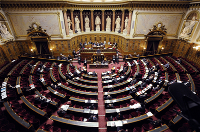 「アルメニア人大虐殺」の否定を禁じる法案を可決、仏上院