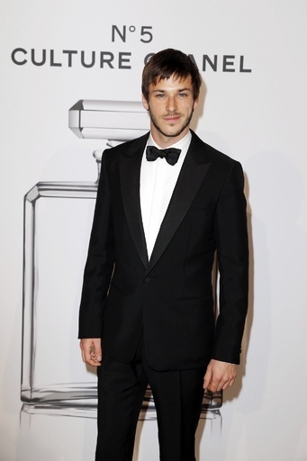 パリでシャネル｢N°5｣の展覧会、オープニングパーティに豪華セレブ