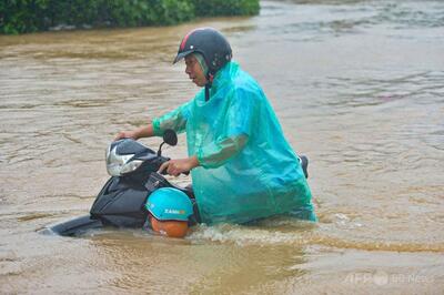 台風20号、ベトナムに接近 25万人が避難へ