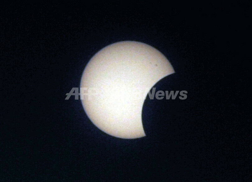 太陽の光がリング状に見える「金環日食」、アフリカやアジアで観測