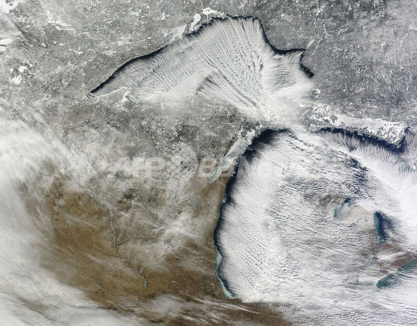 寒波の影響で「クラウドストリート」出現、五大湖