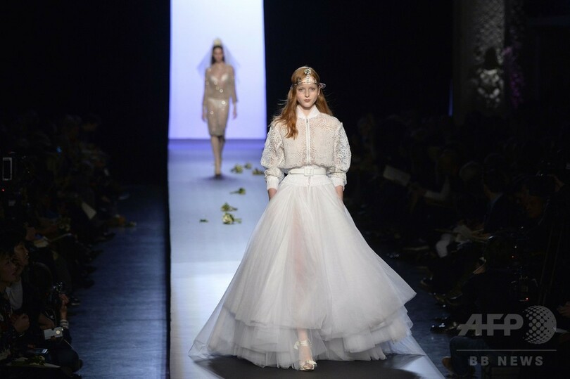 ナオミ・キャンベルもランウェイに、「ジャンポール・ゴルチエ」15年春夏オートクチュール