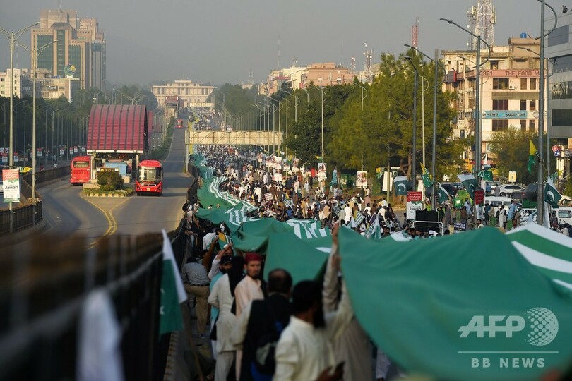 カシミール国境で砲撃、民間人含む10人死亡 印パは互いを非難
