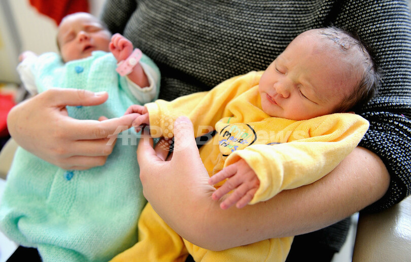 双子 三つ子で跳ね上がる出産前後の医療費 米調査 写真1枚 国際ニュース Afpbb News