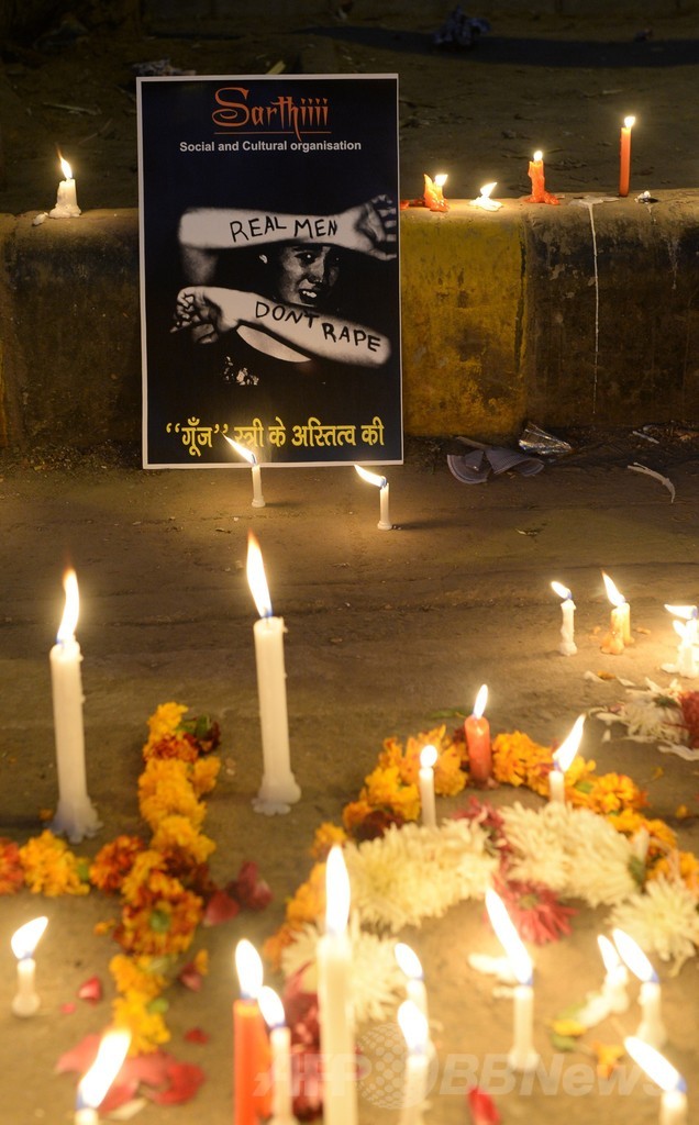 印女性集団暴行死事件から１年、各地で追悼