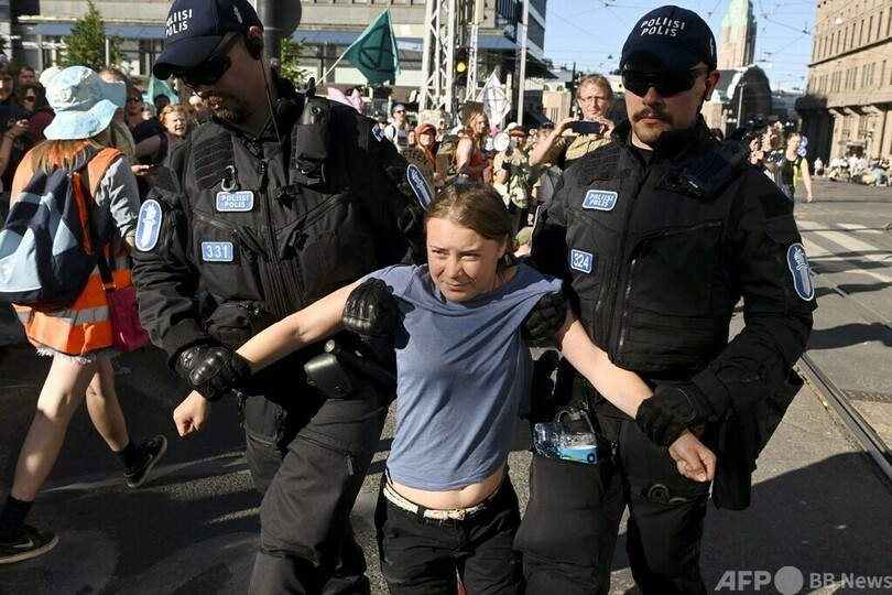 グレタさん、「絶滅への反逆」のデモ参加 フィンランド