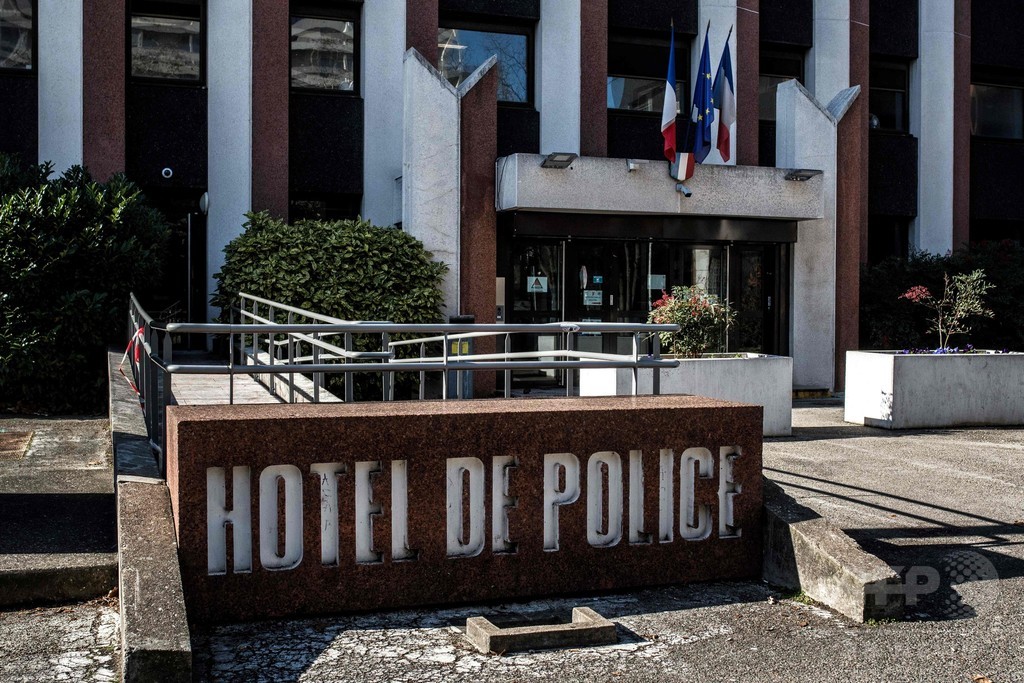 仏で起きた現金輸送車運転手の娘誘拐事件、自作自演か 父娘ら逮捕 仏で起きた現金輸送車運転手の娘誘拐事件、自作自演か 父娘ら逮捕