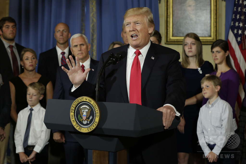 米上院、オバマケア限定廃止案も否決 トランプ氏「内部崩壊待つ」 米上院、オバマケア限定廃止案も否決 トランプ氏「内部崩壊待つ」
