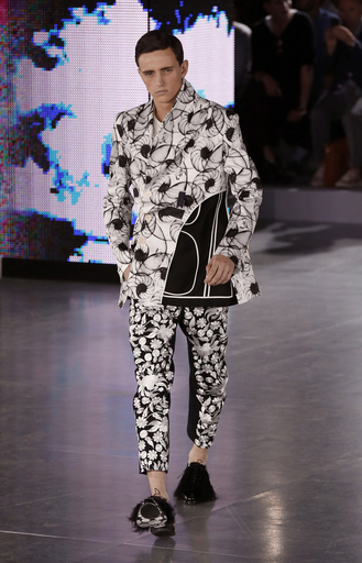 希少‼︎ジョンガリアーノ コンチョ ボタン Tシャツ 後染め イタリア製 S John Galliano（ジョンガリアーノ） tシャツ John Galliano(ジョン