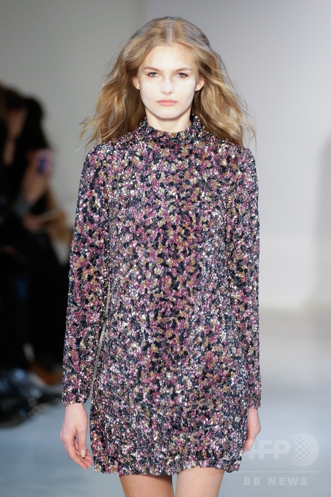 セクシー＆ロックなパーティスタイル、「ジル・スチュアート」15/16年秋冬