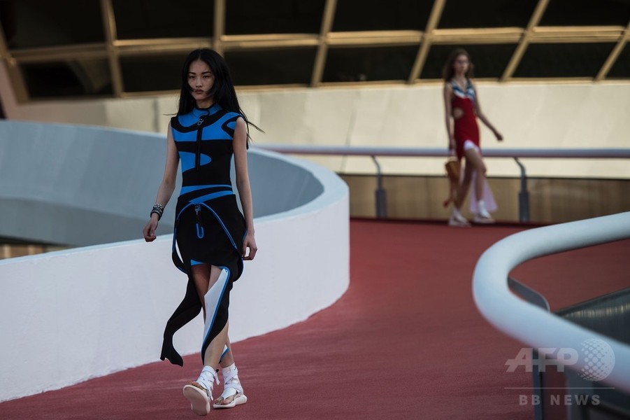 「ルイ・ヴィトン」17年クルーズ・コレクション