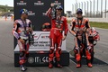 ロードレース世界選手権、第1戦ポルトガルGP、MotoGPスプリントレース。（左から）2位に入ったプラマック・レーシングのホルヘ・マルティン、優勝したドゥカティ・レノボ・チームのフランチェスコ・バニャイア、3位に入ったレプソル・ホンダのマルク・マルケス（2023年3月25日撮影）。(c)PATRICIA DE MELO MOREIRA / AFP
