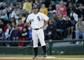 1回裏に四球で出塁したホワイトソックスのジム・トーミ（%%Jim Thome%%）。(c)AFP/Getty Images Jonathan Daniel