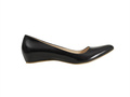 「MAISON MARTIN MARGIELA WITH H&amp;M」のシューズ 1万3990円。(c)H&amp;M