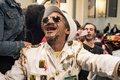 南アフリカ・ヨハネスブルクの憲法裁判所で、大麻の個人使用は合法との判断が下されて喜ぶ人々（2018年9月18日撮影）。(c)WIKUS DE WET / AFP