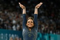 パリ五輪、体操女子団体決勝。平均台の演技に臨むブラジルのレベッカ・アンドラーデ（2024年7月30日撮影）。(c)Gabriel BOUYS/ AFP
