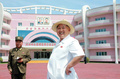 平壌の保育所と孤児院を視察する金正恩朝鮮労働党委員長。朝鮮中央通信配信（2015年6月2日配信、撮影日不明）。(c)AFP PHOTO / KCNA VIA KNS