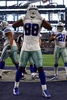 16NFL第11週、ダラス・カウボーイズ対ボルティモア・レイヴンズ。タッチダウンを決めて喜ぶダラス・カウボーイズのデズ・ブライアント（2016年11月20日撮影）。(c)AFP/Getty Images/Tom Pennington