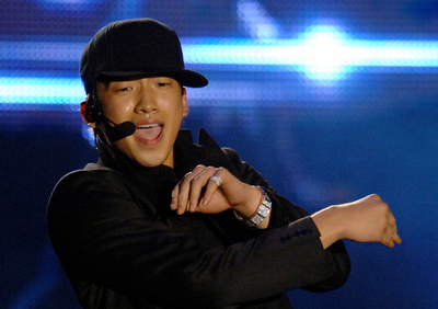 金総書記の孫、韓国歌手「Rain」に声援送る マカオ公演