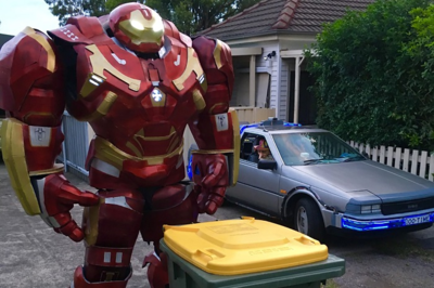 世界各地で外出制限、着飾れる唯一の機会は…ごみ出し！