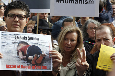 水死したシリア難民男児の親族、カナダが受け入れへ