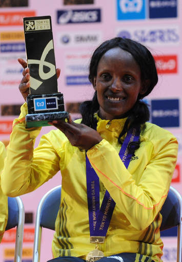 男子はキメットが優勝、女子はケベデが制す 東京マラソン