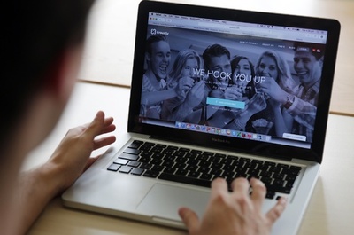 出会い系アプリ、アジアでのカギは「グループ」─つながる（3）