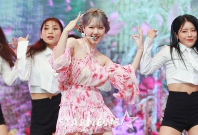 GFRIEND出身 イェリン、1stミニアルバム「ARIA」ショーケースを開催 – KOREA WAVE