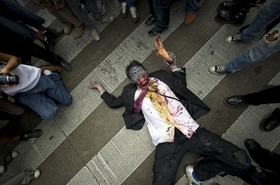 高速SAを恐怖に陥れた血まみれ死体、オーストリア