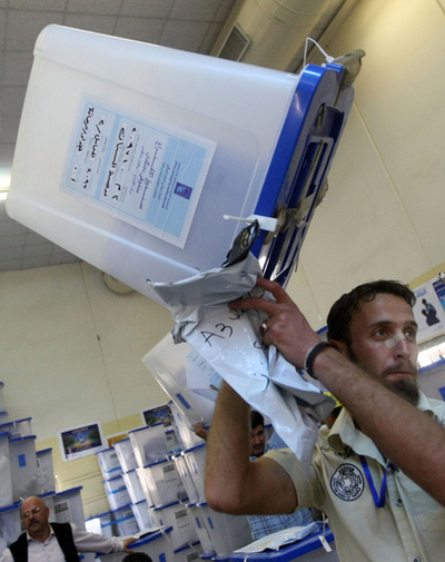 イラク議会選、首相が再集計要求 世俗派が非難