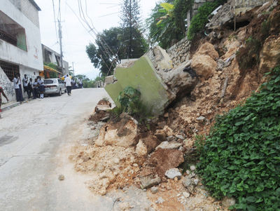 復興進まぬハイチに豪雨で洪水被害、23人死亡