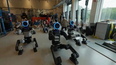 韓国・現代自動車傘下の人型ロボット、W杯応援の「バイキング・ロウ」を再現
