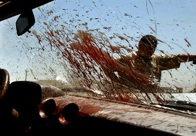 バグダッドで警官隊と武装勢力の銃撃戦、市民が犠牲に - イラク