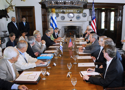 ブッシュ大統領、南米諸国への親善の意を表明 - ウルグアイ