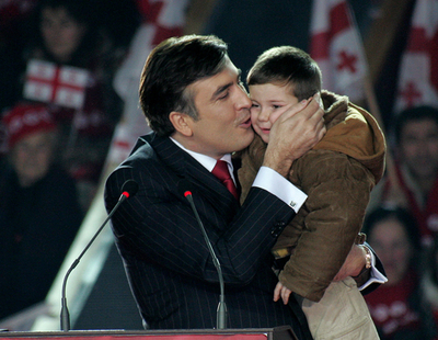 グルジア大統領選、サーカシビリ氏の再選確実