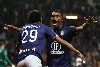 トゥールーズが仏1部復帰、オナイウ得点で昇格決定に貢献