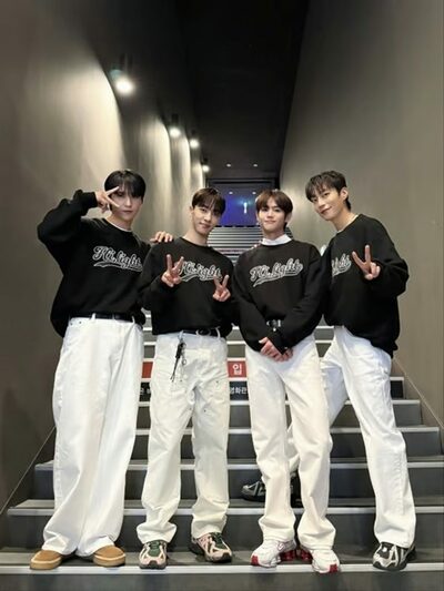 Highlight、15周年記念映画の舞台あいさつ