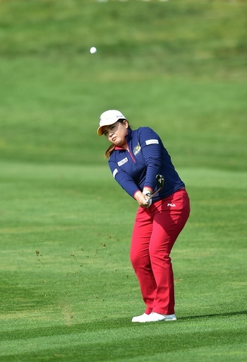 韓国勢がリード、朴仁妃も猛チャージ ハナバンク選手権