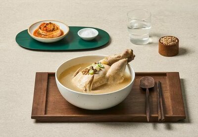 参鶏湯1杯2000円超も…韓国で進むスタミナ食の「家チキン」化、物価高でレトルト急成長