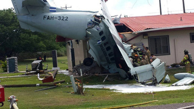 米軍基地内の住宅に輸送機墜落、操縦士死亡 ホンジュラス