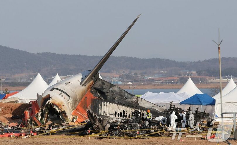 1日、済州航空旅客機事故現場(c)news1