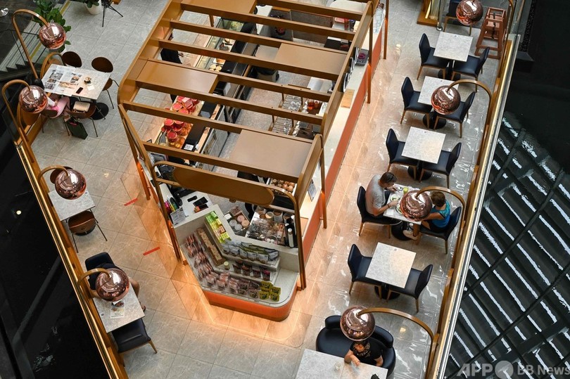 シンガポール、コロナ対策厳格化で外食禁止 対面は2人まで