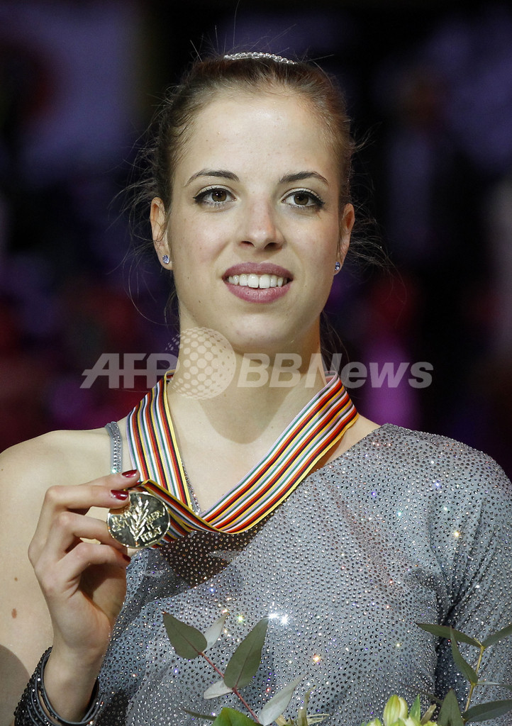 鈴木が銅メダル獲得、コストナーが初優勝 世界フィギュア