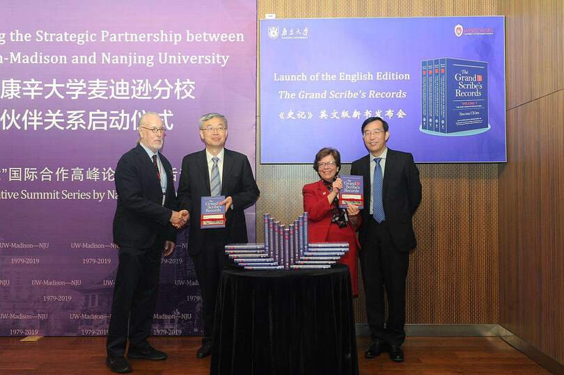 史記 の新英訳本 南京大学で発表 米国人学者が翻訳 写真1枚 国際ニュース Afpbb News