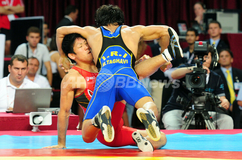 米満が男子フリースタイル66キロ級で銀メダル、レスリング世界選手権